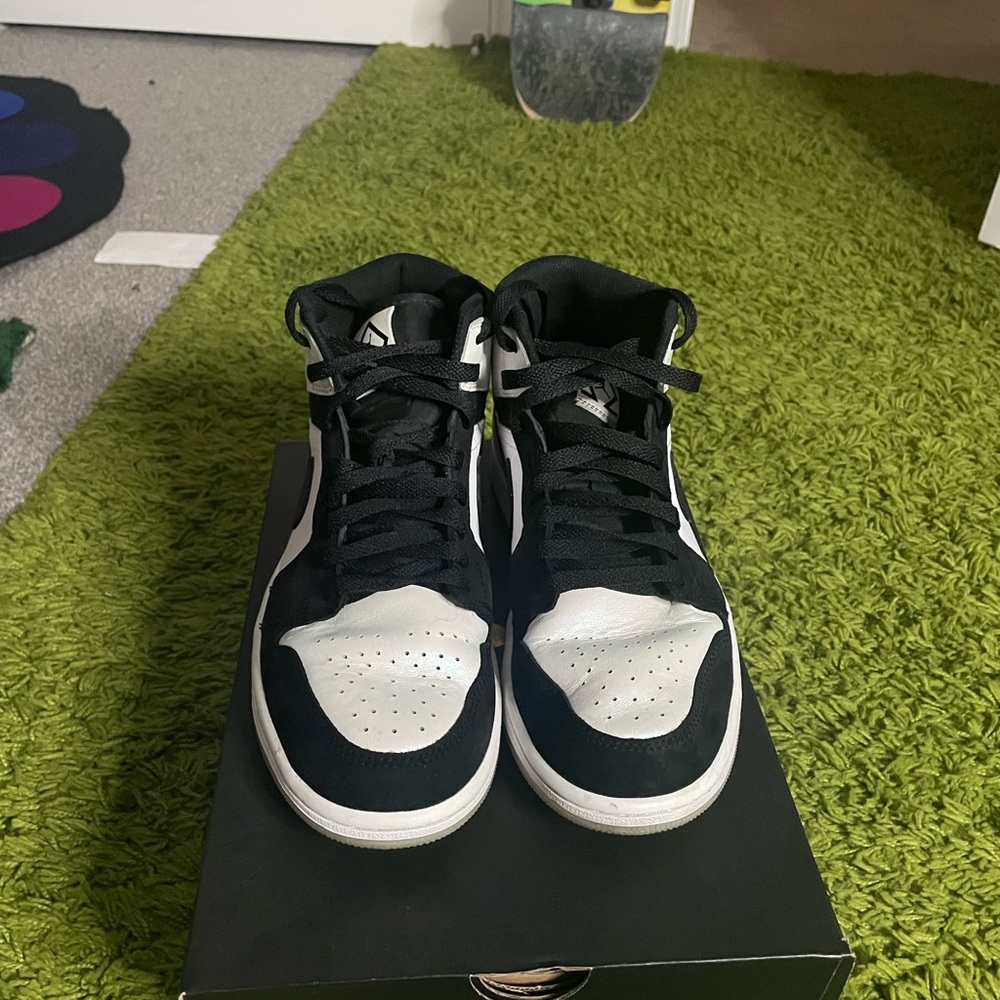 Jordan 1 mid diamonds